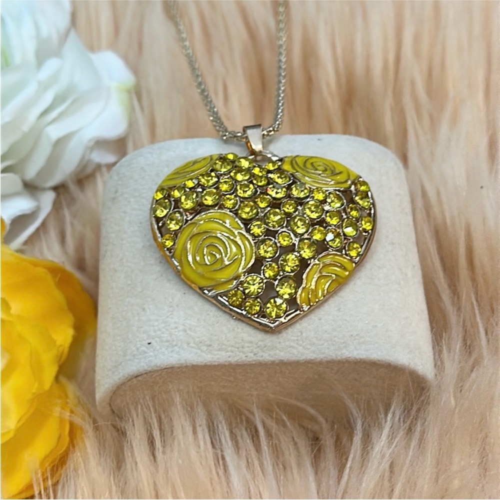 Floral Heart Pendant Necklace With Yellow Gemstone & Enamel NEW! FIRM 65% OFF - Picture 2 of 4